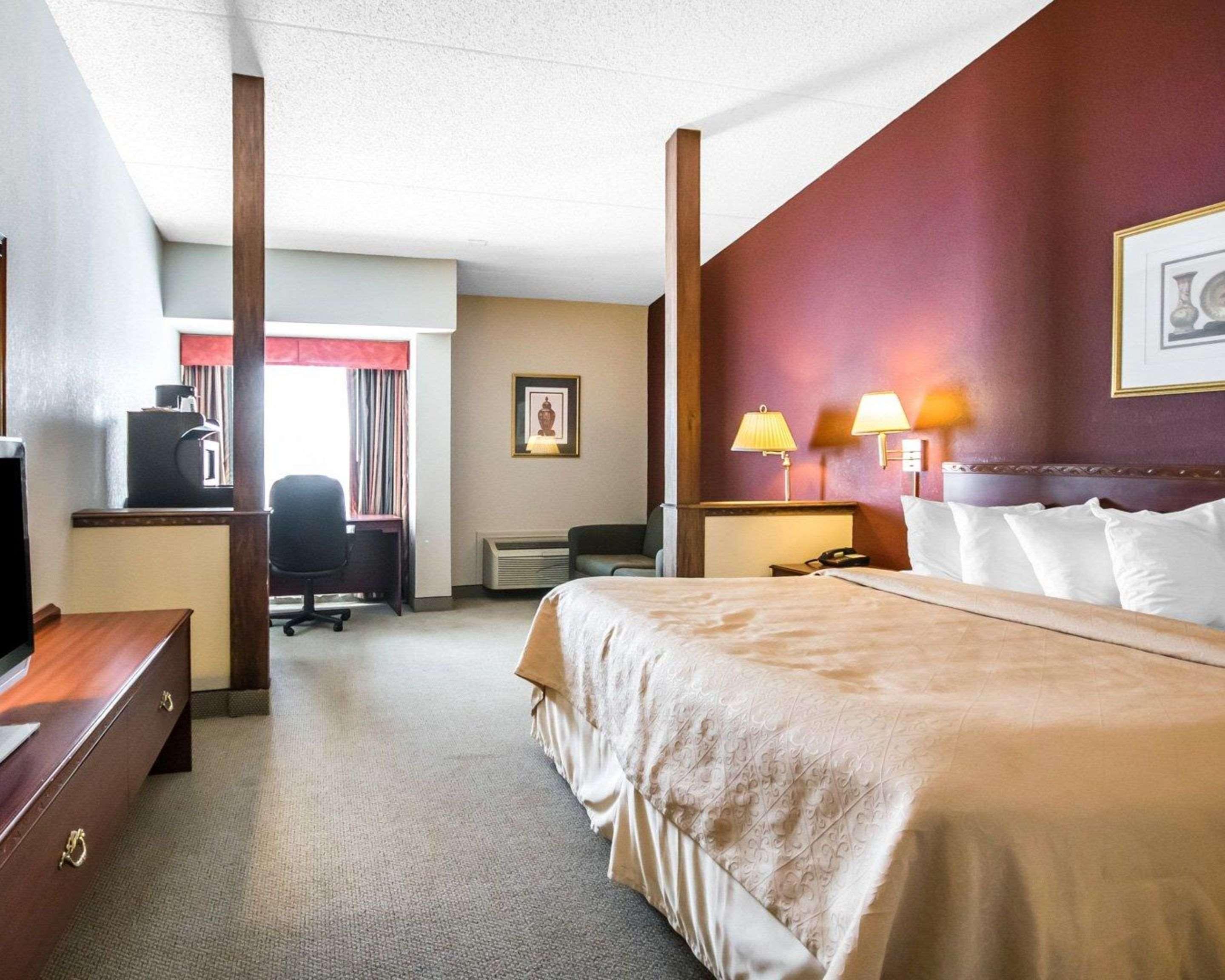 Quality Inn & Suites Elizabethtown Extérieur photo
