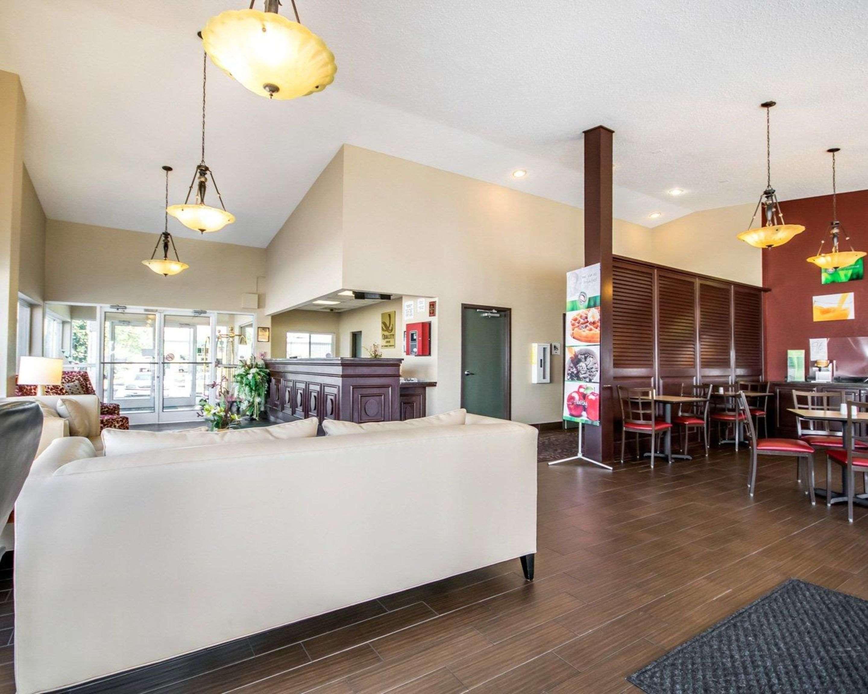 Quality Inn & Suites Elizabethtown Extérieur photo